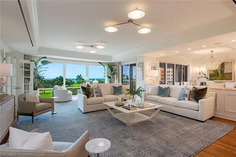 4201 Gulf Shore Blvd N #402, Naples, FL 34103