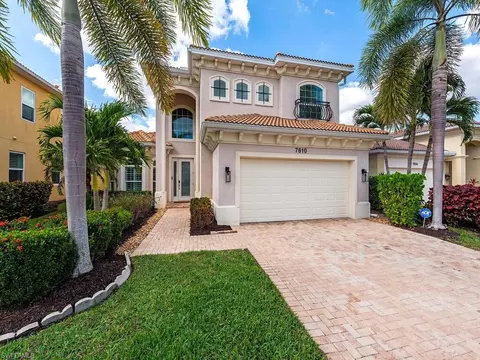 7810 Martino Cir, Naples, FL 34112