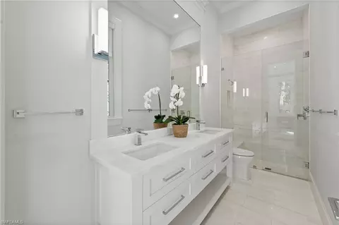 Bath - 655 Starboard Dr, Naples, FL 34103 photo 4 of 4