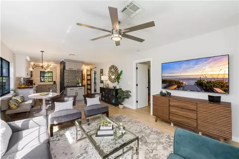 5238 Treetops Dr #L201, Naples, FL 34113