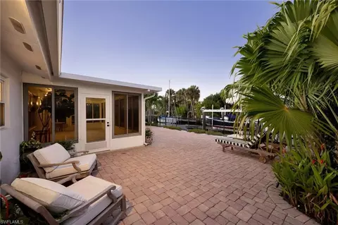 2737 Shoreview Dr, Naples, FL 34112 photo 31