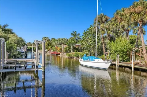 2737 Shoreview Dr, Naples, FL 34112 photo 27
