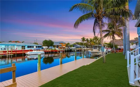 12277 Boat Shell Dr, Matlacha Isles, FL 33991
