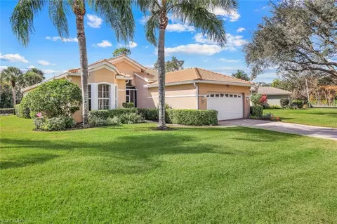 462 Preswick Ln SW, Naples, FL 34120