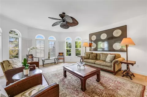 364 5th St S #102, Naples, FL 34102