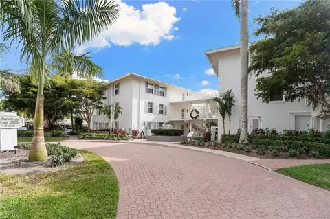 322 Harbour Dr #103A, Naples, FL 34103
