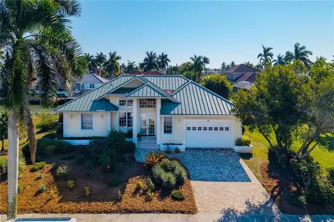 121 Channel Ct, Marco Island, FL 34145