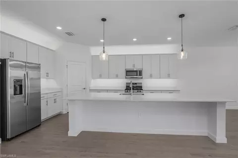 Kitchen - 21126 Verawood Loop, Estero, FL 33928 photo 4 of 6