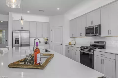Kitchen - 21123 Verawood Loop, Estero, FL 33928 photo 6 of 6