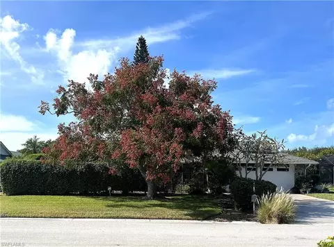 208 Baltusrol Dr, Naples, FL 34113