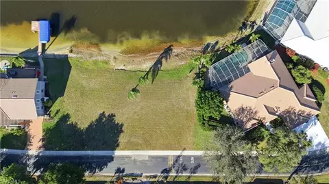 5090 Harborage Dr, Fort Myers, FL 33908