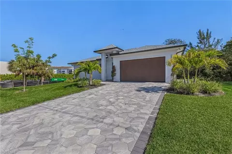 Exterior - 2499 Pine St, Naples, FL 34112 photo 2 of 4