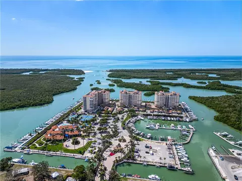 435 Dockside Dr #B702, Naples, FL 34110