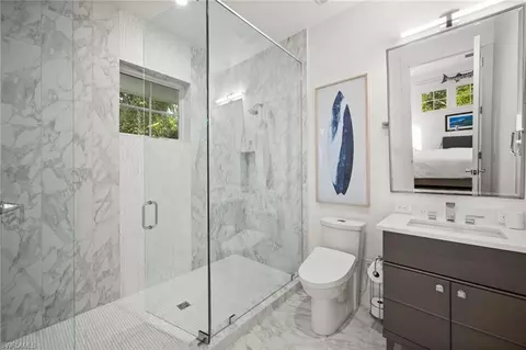 Bath - 770 Park St, Naples, FL 34102 photo 5 of 5