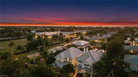 View/Area - 770 Park St, Naples, FL 34102 photo 1 of 2