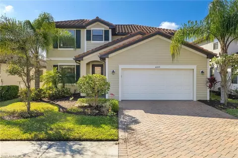 4260 Raffia Palm Cir, Naples, FL 34119