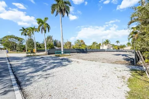 1075 7th Ave N, Naples, FL 34102 photo 6