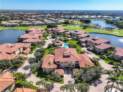1840 Les Chateaux Blvd #302, Naples, FL 34109