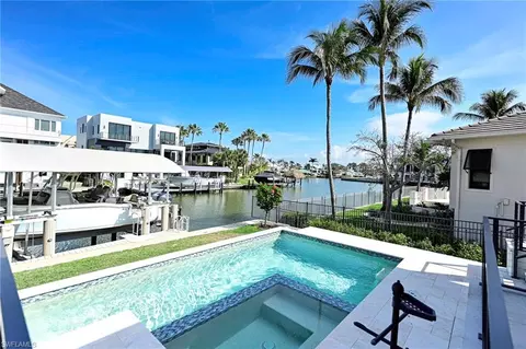 271 Bayview Ave, Naples, FL 34108 photo 2