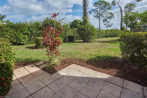 Exterior - 18 Lanai Cir, Naples, FL 34112 photo 4 of 6