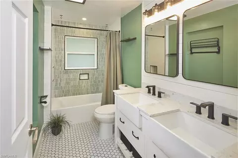 Bath - 18 Lanai Cir, Naples, FL 34112 photo 2 of 2