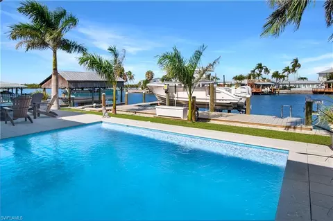 190 Tahiti Cir, Naples, FL 34113