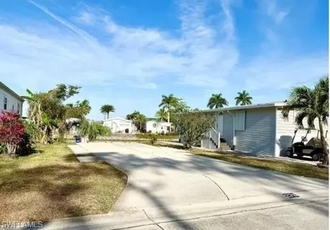 276 Bass Ln, Naples, FL 34114