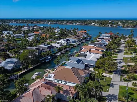 View/Area - 1448 Marlin Dr, Naples, FL 34102 photo 2 of 4