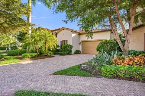 7890 Allende Ln, Naples, FL 34113