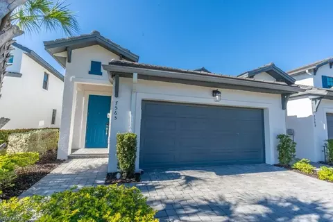 7565 Carnegie Way, Naples, FL 34119