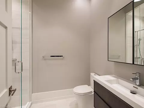Bath - 225 4th Ave N, Naples, FL 34102 photo 5 of 7