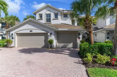 6858 Ascot Dr #201, Naples, FL 34113