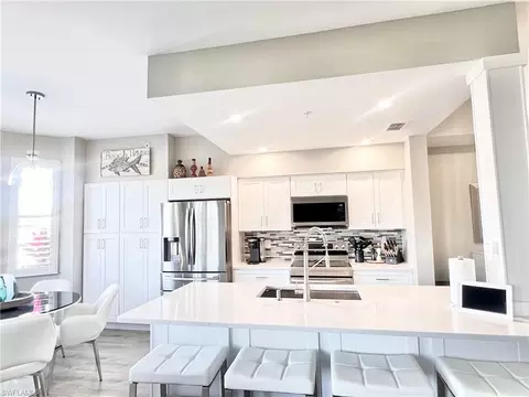 8555 Naples Heritage Dr #213, Naples, FL 34112