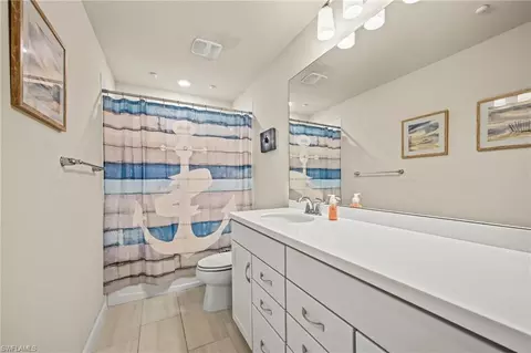 Bath - 19511 Deming Ln, Estero, FL 33928 photo 3 of 3