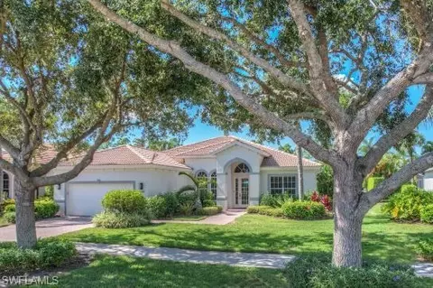 8860 Mustang Island Cir, Naples, FL 34113