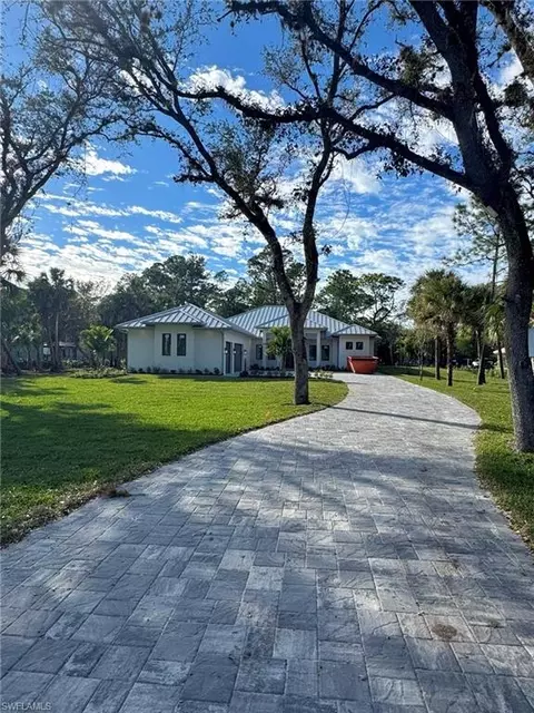 1109 15th St SW, Naples, FL 34117