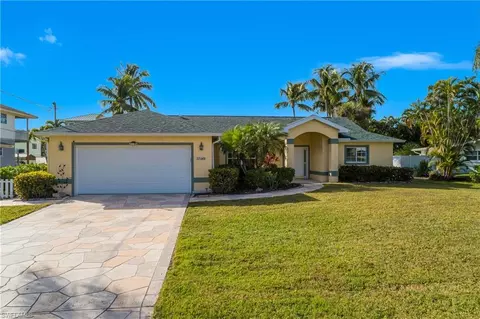 27245 Gasparilla Dr, Bonita Springs, FL 34135