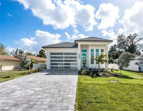 522 98th Ave N, Naples, FL 34108