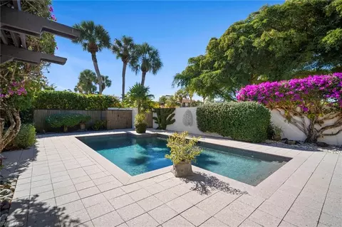 500 Tierra Mar Ln E, Naples, FL 34108