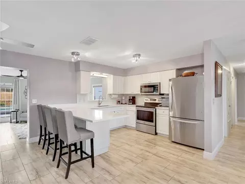 2142 Crystal Dr, Fort Myers, FL 33907