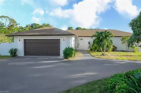 102 Sharwood Dr, Naples, FL 34110