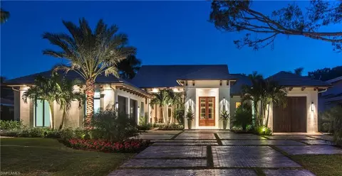 600 Anchor Rode Dr, Naples, FL 34103