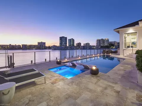 246 Mermaids Bight, Naples, FL 34103