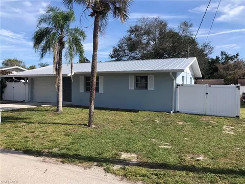 27111 Sun Aqua Ln, Bonita Springs, FL 34135