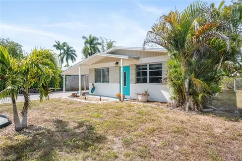 Exterior - 1097 Sperling Ave, Naples, FL 34103 photo 7 of 9