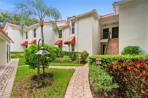 613 Serendipity Dr #613, Naples, FL 34108