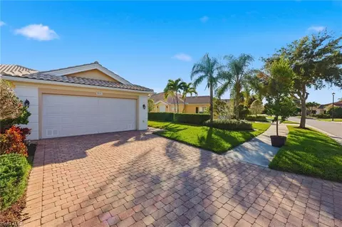 8144 Xenia Ln, Naples, FL 34114