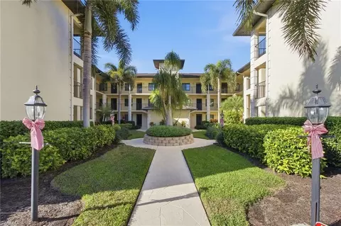 228 Fox Glen Dr #3205, Naples, FL 34104