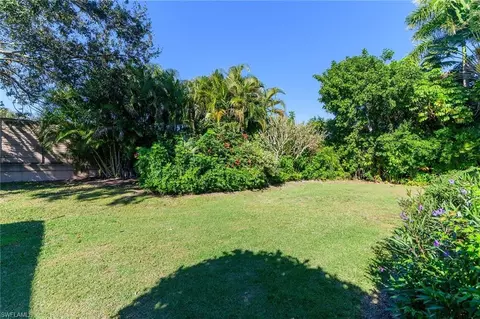 Exterior - 789 Coldstream Ct, Naples, FL 34104 photo 4 of 5