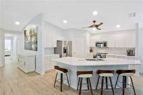 905 Carrick Bend Cir #201, Naples, FL 34110